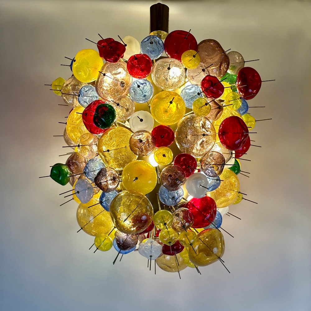Late 20th Century Multicolored Pulegoso Murano Art Glass and Brass Chandelier