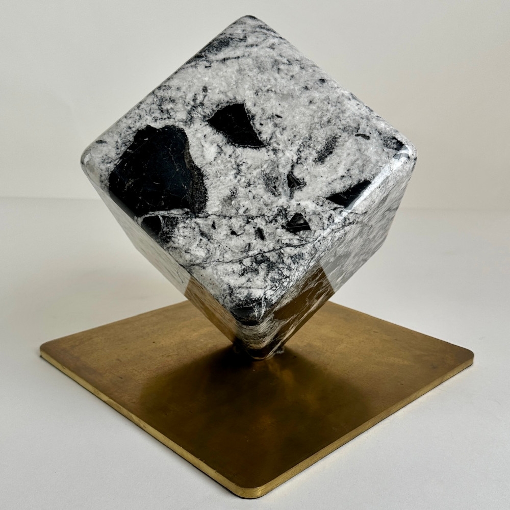Late 20th Century Italian Black & White Rotating Marble Cube with Brass Basement